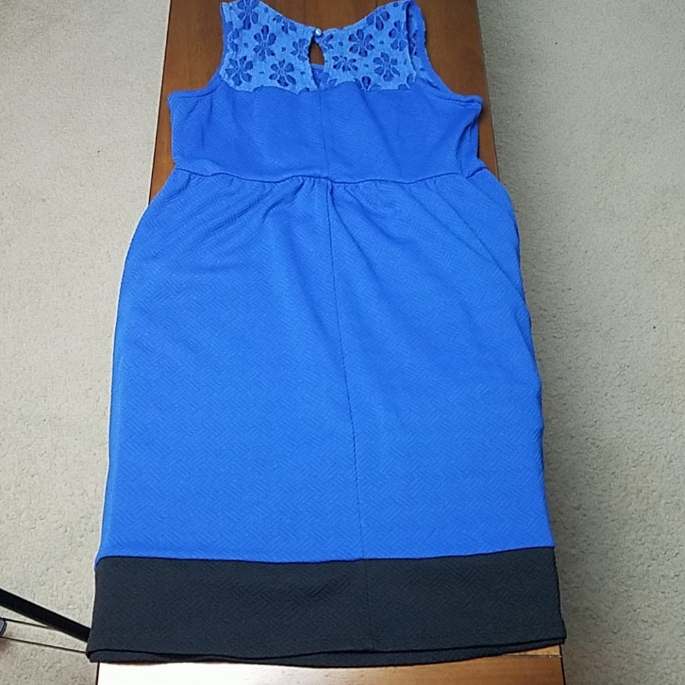 Dress - Picture 2 of 3